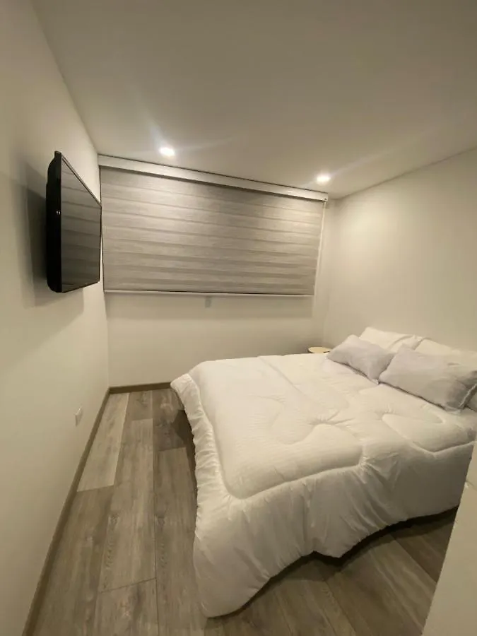 Amplio Iluminado Comodo, 3 Habitaciones Internet Bogotá Colombia