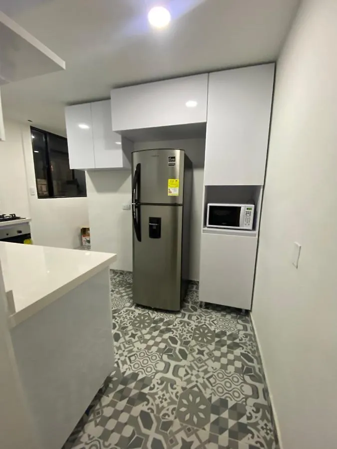 Amplio Iluminado Comodo, 3 Habitaciones Internet Bogotá Appartamento
