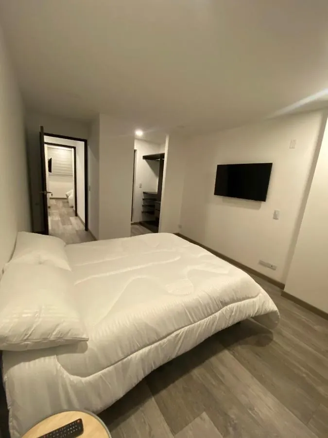 Amplio Iluminado Comodo, 3 Habitaciones Internet Bogotá Colombia